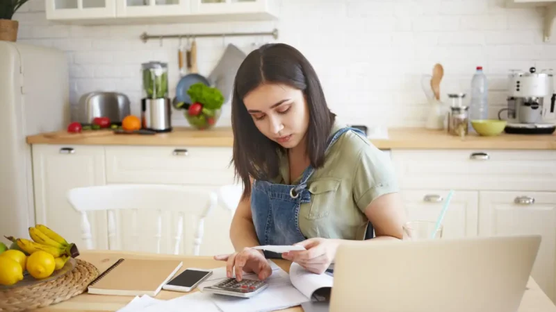 Como reduzir contas de luz, água e gás em casa com eficiência técnica