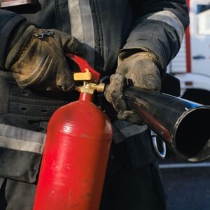 Como Escolher o Extintor de Incêndio Ideal para Cada Tipo de Risco