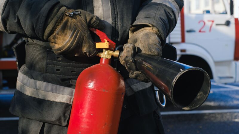 Como Escolher o Extintor de Incêndio Ideal para Cada Tipo de Risco